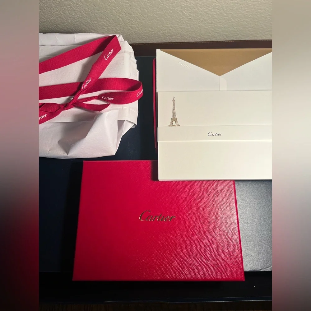 Cartier Red and White Stationery Set with Eiffel Tower Motif Never used 💋💋💋💋 - Picture 3 of 8